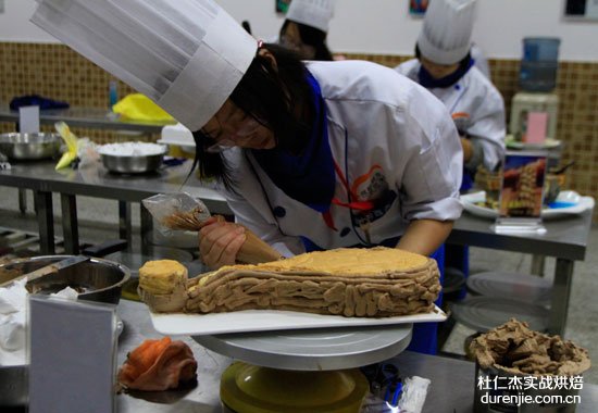 杭州杜仁杰实战烘焙学校-第八届烹饪大赛西点现场