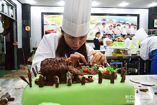 西点蛋糕食品走俏 杜仁杰学西点蛋糕坚定梦想