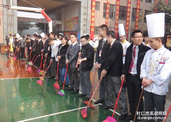 【双流蛟龙港校区】师生携手共造美好校园